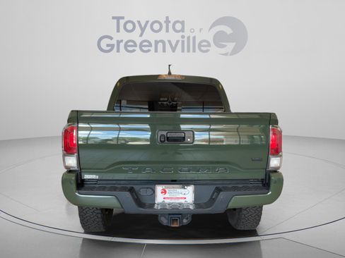 Used 2021 Toyota Tacoma TRD Off-Road w/ Technology Package AWD/4WD image 5