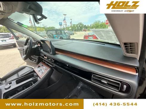 Used 2024 Lincoln Aviator Reserve AWD/4WD image 30