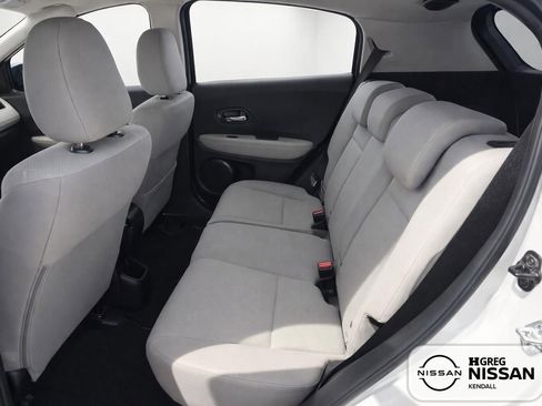 Used 2021 Honda HR-V LX image 8