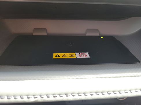 Used 2023 Toyota Highlander L image 17