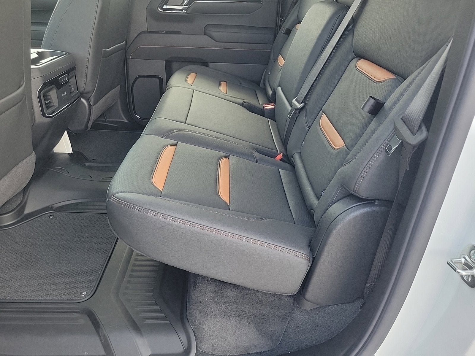 New 2026 GMC Sierra 1500 AT4 w/ Technology Package AWD/4WD image 11