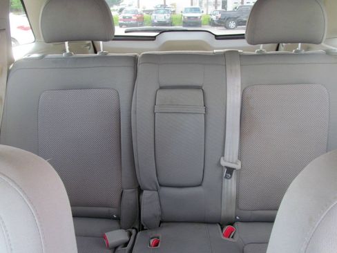 Used 2009 Saturn Vue XR w/ Convenience Package FWD image 16