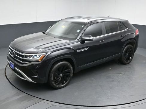 Used 2022 Volkswagen Atlas Cross Sport SE w/ Black Wheel Package image 45