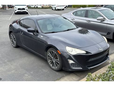 Used 2013 Scion FR-S image 2