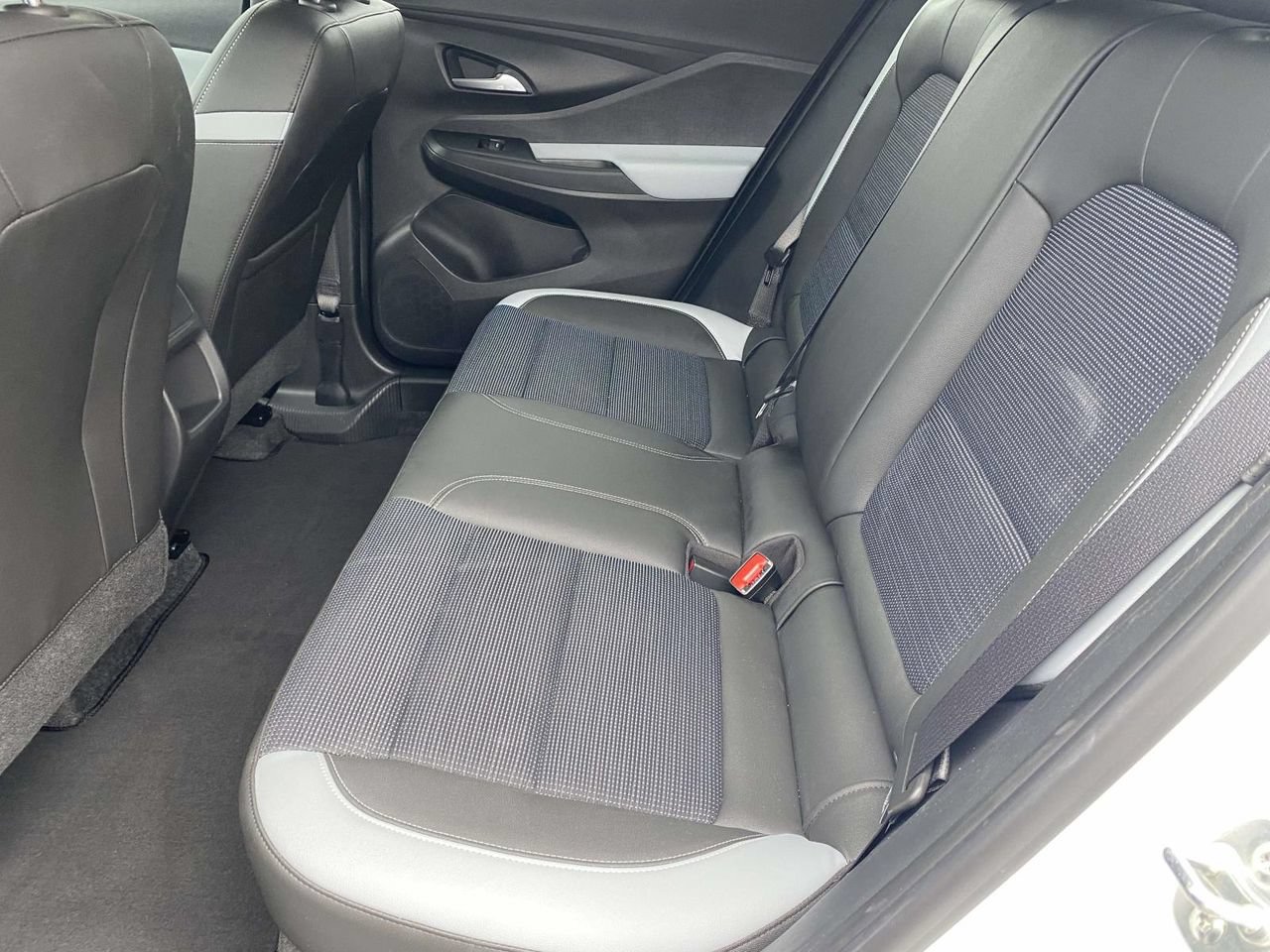 Used 2025 Buick Envista Preferred w/ Convenience I Package FWD image 10