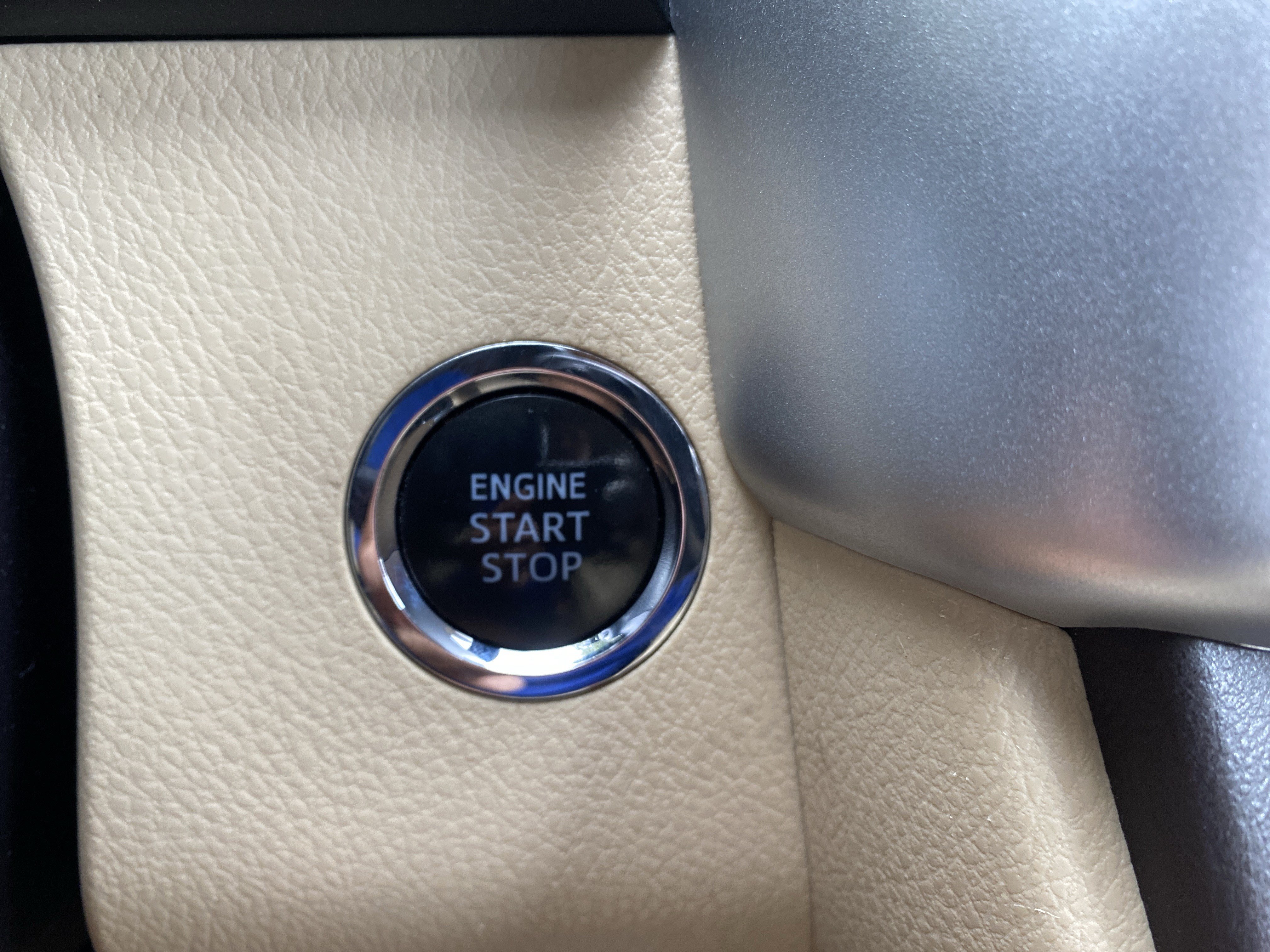 Used 2019 Toyota Highlander XLE FWD image 27
