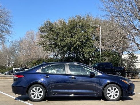 Used 2024 Toyota Corolla LE image 3