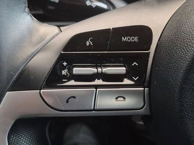 Used 2023 Hyundai Elantra Limited FWD image 14