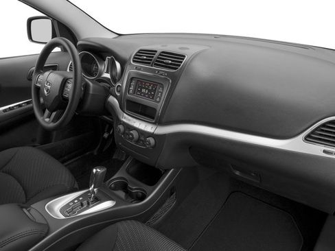 Used 2017 Dodge Journey SE w/ Flexible Seating Group image 19