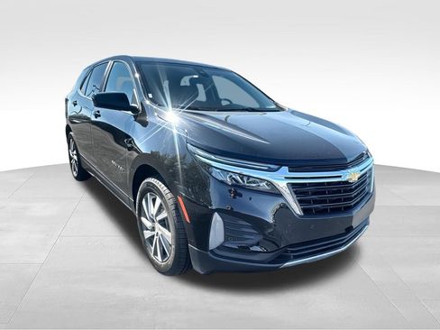 Used 2024 Chevrolet Equinox LT FWD image 2