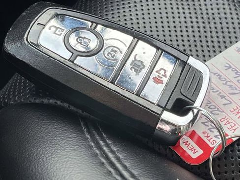 Used 2022 Lincoln Corsair AWD w/ Premium Package image 37