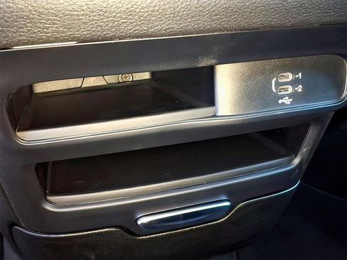 New 2026 Chrysler Pacifica Select image 12