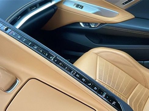 Used 2021 Chevrolet Corvette Stingray Preferred Cpe w/ Z51 Performance Package image 17