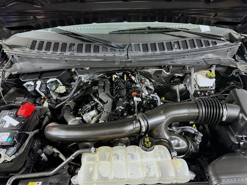 Used 2024 Ford Expedition XLT image 35