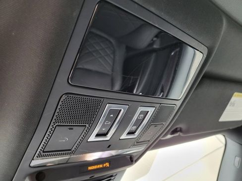 Used 2023 Jaguar F-PACE S image 37