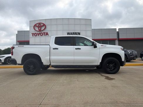 Used 2020 Chevrolet Silverado 1500 LT Trail Boss AWD/4WD image 3