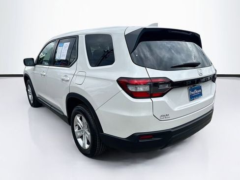 Used 2023 Honda Pilot LX image 5