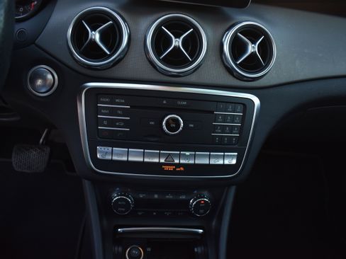 Used 2019 Mercedes-Benz GLA 250 4MATIC image 21