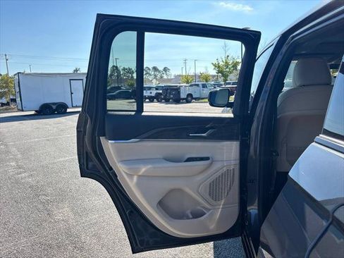 Certified 2025 Jeep Grand Cherokee Limited AWD/4WD image 56