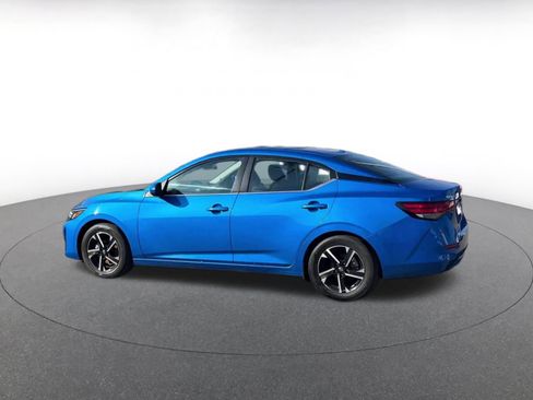 Used 2025 Nissan Sentra SV FWD image 9
