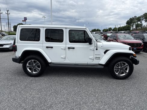 Used 2020 Jeep Wrangler Unlimited Sahara AWD/4WD image 11