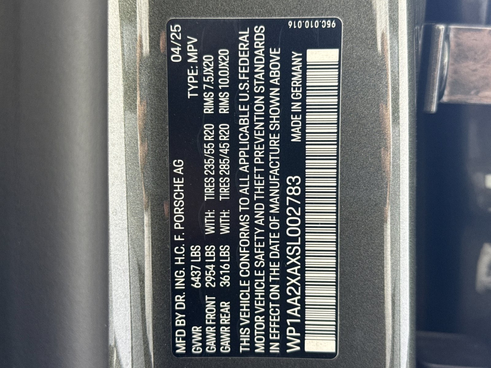 Certified 2025 Porsche Macan 4 Electric AWD/4WD image 36