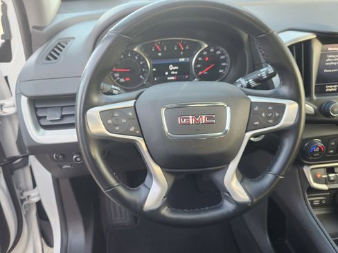 Used 2024 GMC Terrain SLT image 11