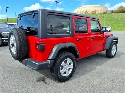 Used 2022 Jeep Wrangler Unlimited Sport image 4