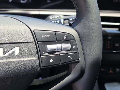 New 2026 Kia Sportage SX FWD image 32