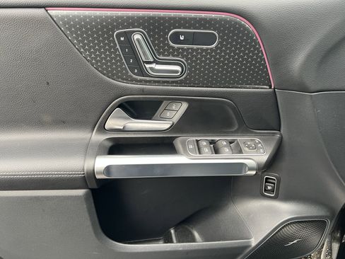 Certified 2024 Mercedes-Benz GLB 250 4MATIC image 14