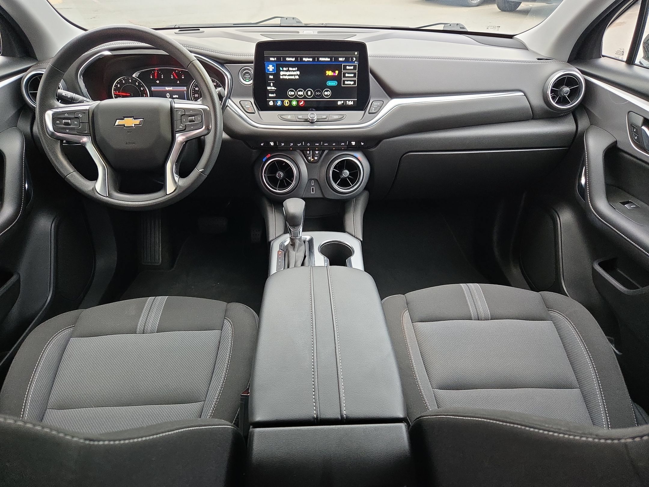 Used 2025 Chevrolet Blazer LT FWD image 10