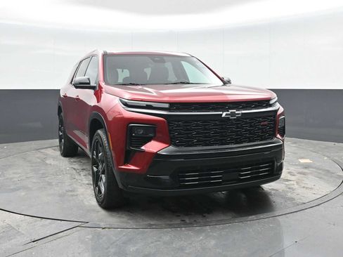 Used 2024 Chevrolet Traverse RS w/ LPO, Floor Liner Package AWD/4WD image 6