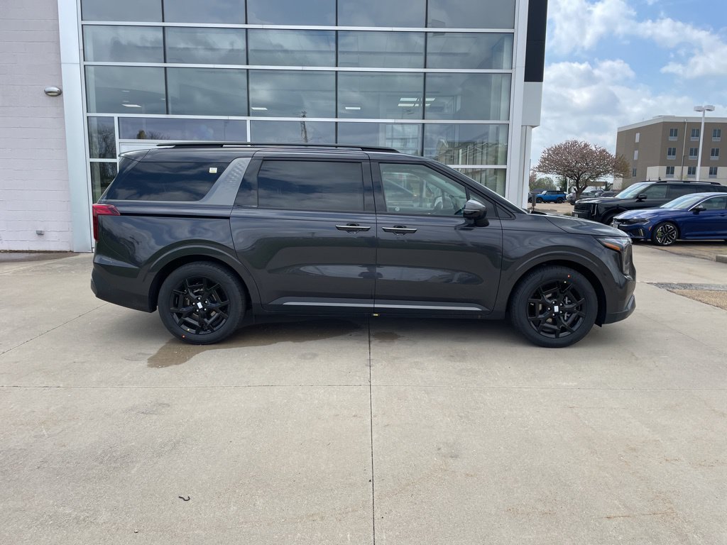 New 2026 Kia Carnival SX w/ SX Dark Edition Package FWD image 4