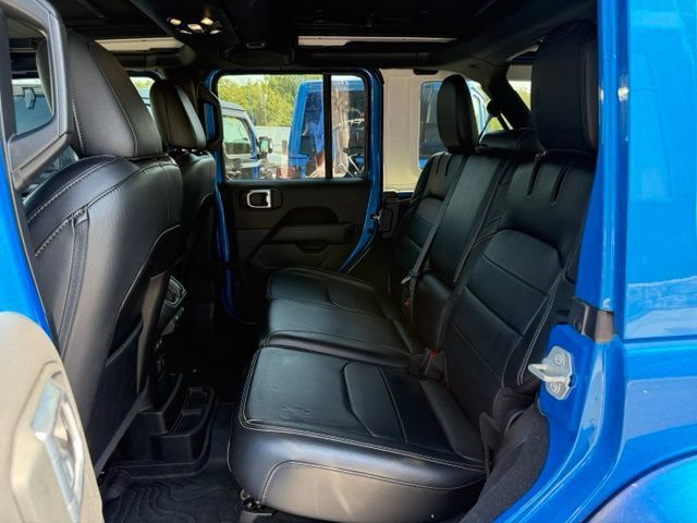 Used 2023 Jeep Wrangler Unlimited Sahara w/ Cold Weather Group AWD/4WD image 12