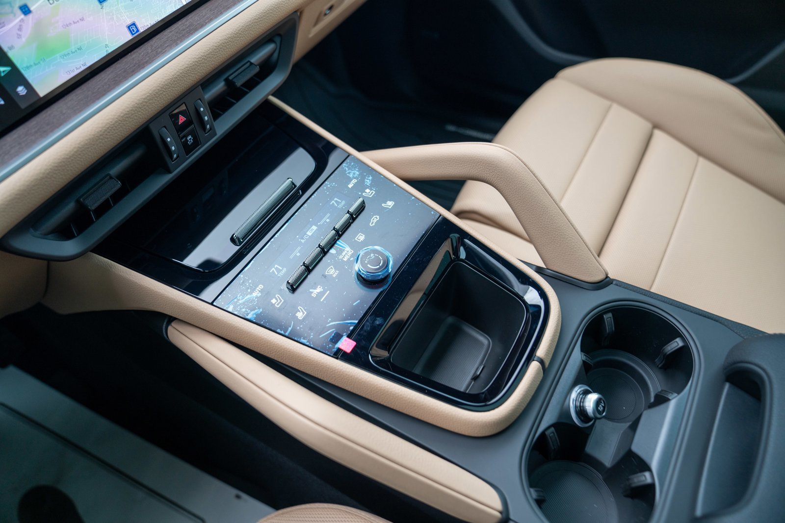 Certified 2026 Porsche Cayenne AWD/4WD image 19