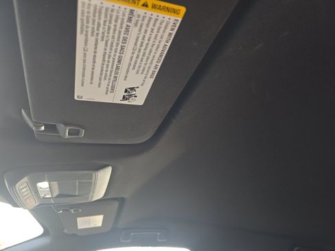 Used 2024 Honda Prologue EX image 11