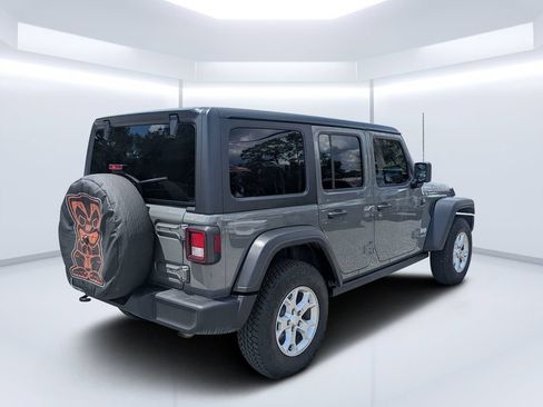 Used 2021 Jeep Wrangler Unlimited Sport AWD/4WD image 3