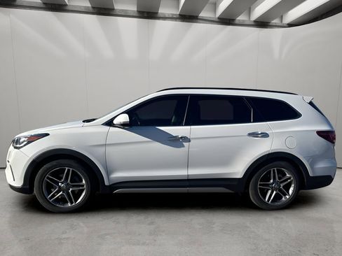 Used 2019 Hyundai Santa Fe XL image 2
