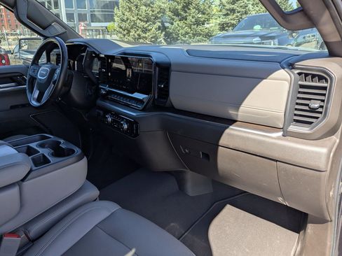 Used 2022 GMC Sierra 1500 SLT w/ X31 Off-Road Package image 29