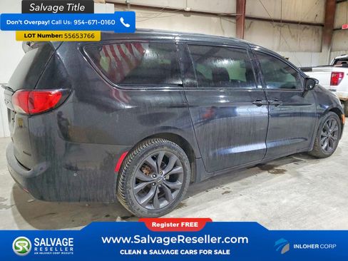 Used 2018 Chrysler Pacifica Limited w/ Advanced Safetytec Group FWD image 4