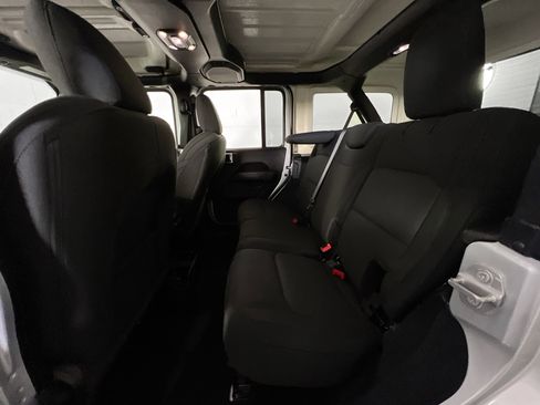 Used 2022 Jeep Wrangler Unlimited Sahara w/ LED Lighting Group image 24