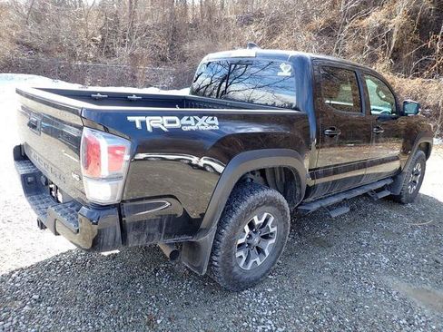 Certified 2023 Toyota Tacoma TRD Off-Road w/ Technology Package image 3