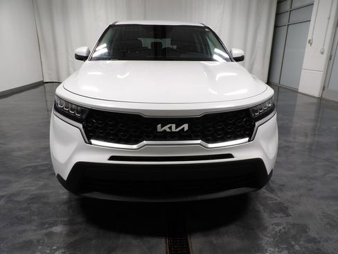 Used 2023 Kia Sorento LX FWD image 3
