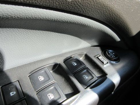 Used 2016 Chevrolet Colorado Z71 AWD/4WD image 26