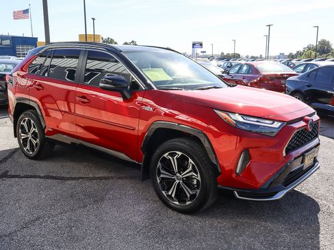 Used 2024 Toyota RAV4 XSE image 3