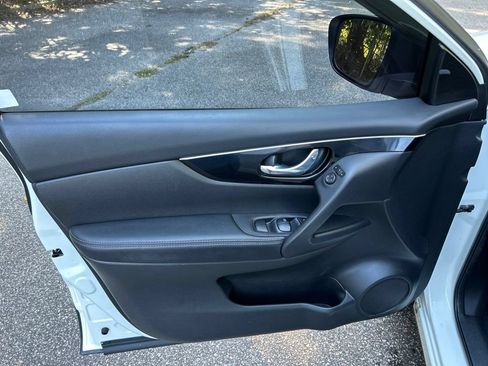 Used 2017 Nissan Rogue Sport SL w/ SL Premium Package AWD/4WD image 15