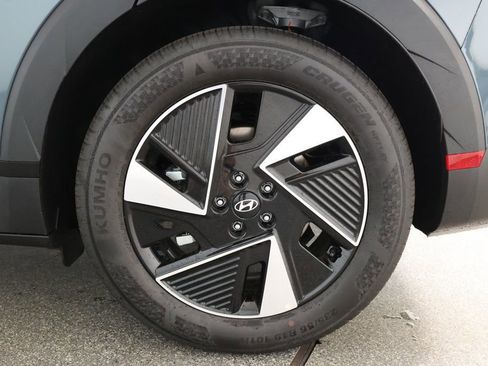 Used 2025 Hyundai Ioniq 5 SE image 7