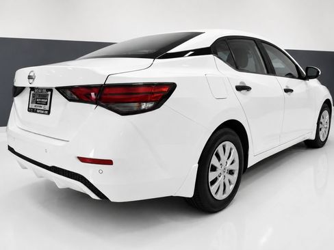 Certified 2025 Nissan Sentra S FWD image 8