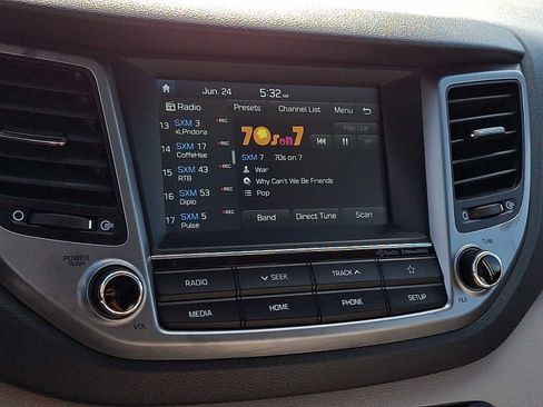 Used 2018 Hyundai Tucson Value AWD/4WD image 17