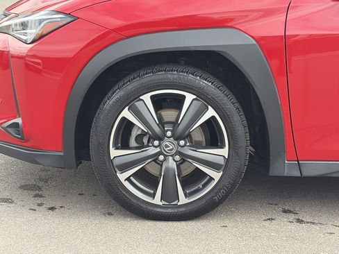 Used 2021 Lexus UX 250h w/ Accessory Package (Z1) AWD/4WD image 4